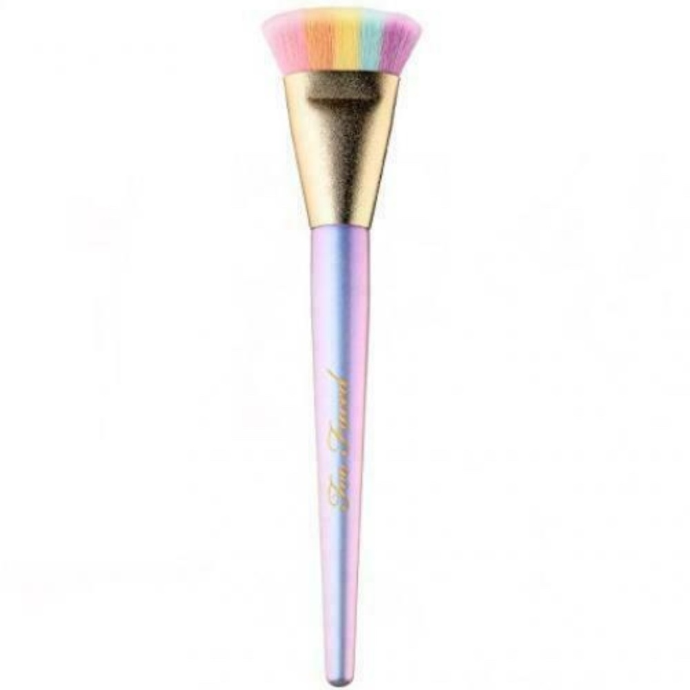 Too Faced Cosmetics Magic Purple Rainbow Strobing High-Impact Highlighting Brush